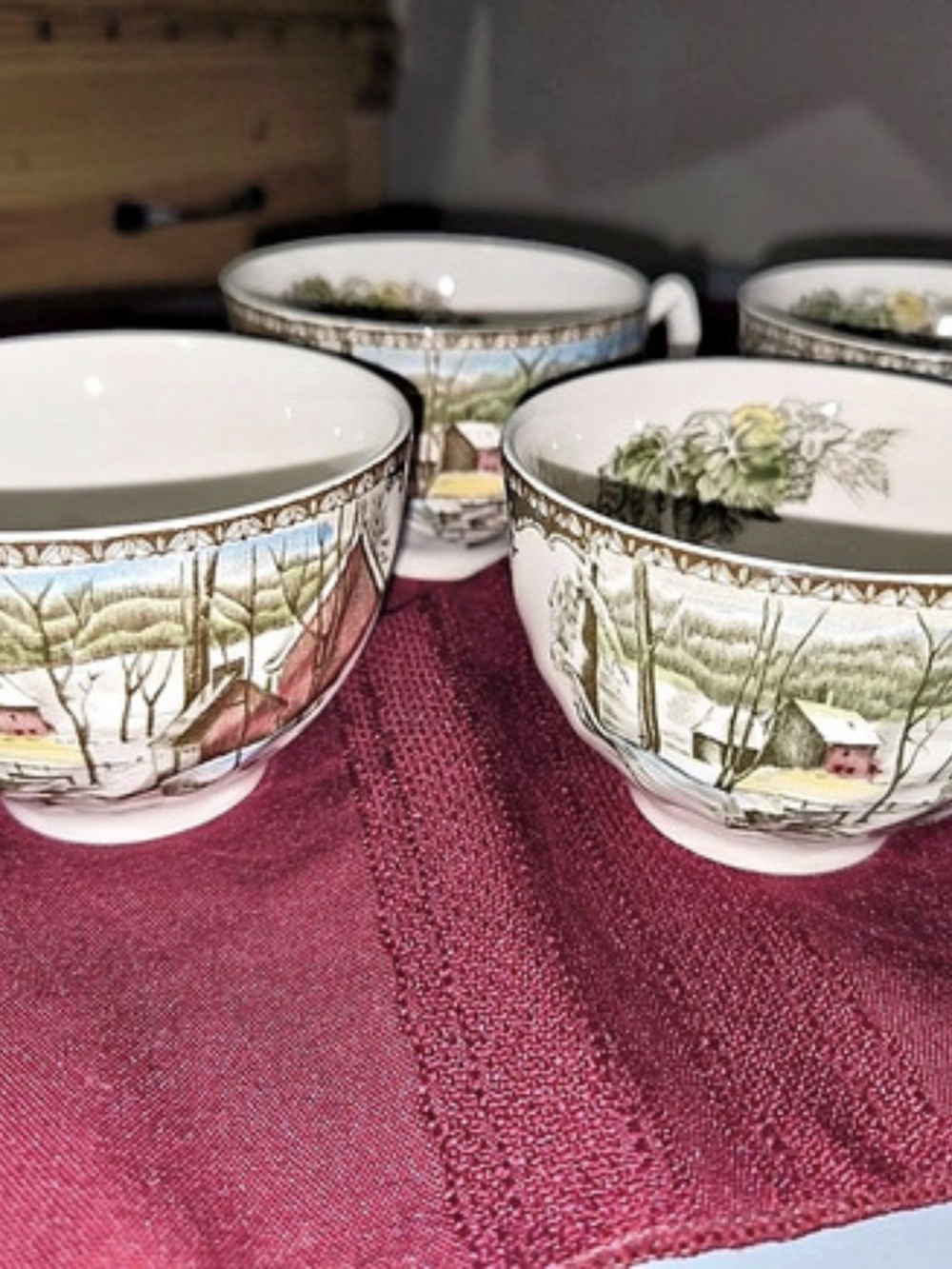 Johnson Brothers The Friendly Village - The Ice House Teacup Friendly Village